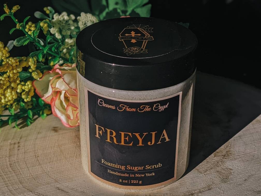 FREYJA - Wild berry Chamomile Foaming sugar scrub, body polish, soap + exfoliant, fruity and floral fragrance, sulfate free, gothic skincare